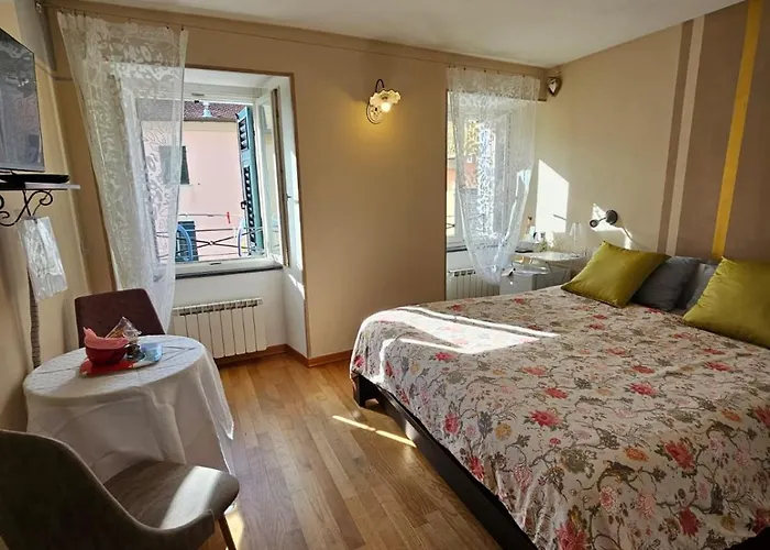 Alojamento de Acomodação e Pequeno-almoço La Luna Nel Borgo Brugnato