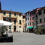 La Luna Nel Borgo Bed and Breakfast 3*
