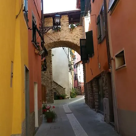 Alojamento de Acomodação e Pequeno-almoço La Luna Nel Borgo-liguria 3*