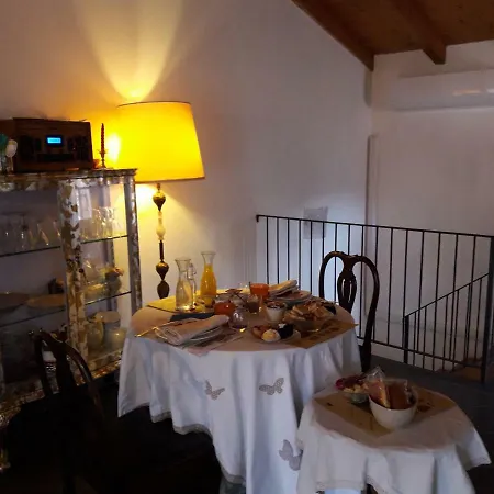 La Luna Nel Borgo-liguria Alojamento de Acomodação e Pequeno-almoço