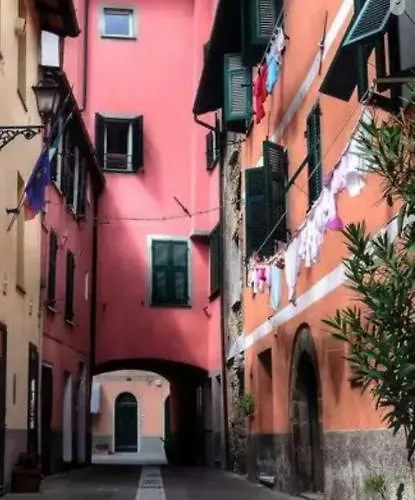 La Luna Nel Borgo Brugnato